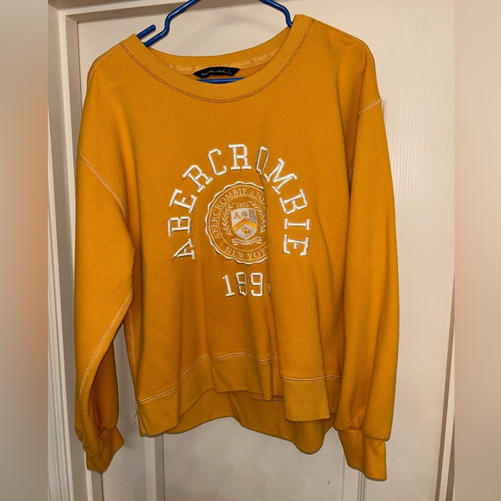 Abercrombie & Fitch mustard yellow sweatshirt
